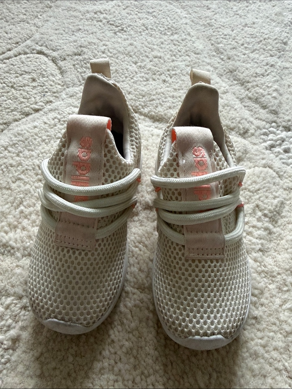 Adidas size 7 Kids Mesh Athletic Sneakers in Light Beige with Pink Accents